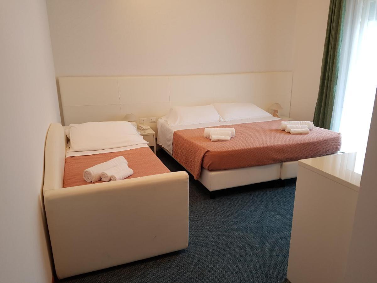 Hotel Sorriso Milano Marittima Exterior photo