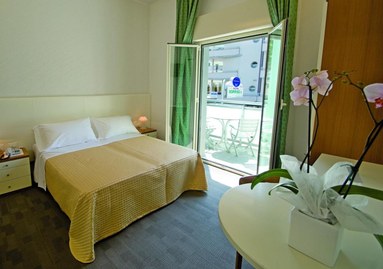 Hotel Sorriso Milano Marittima Exterior photo