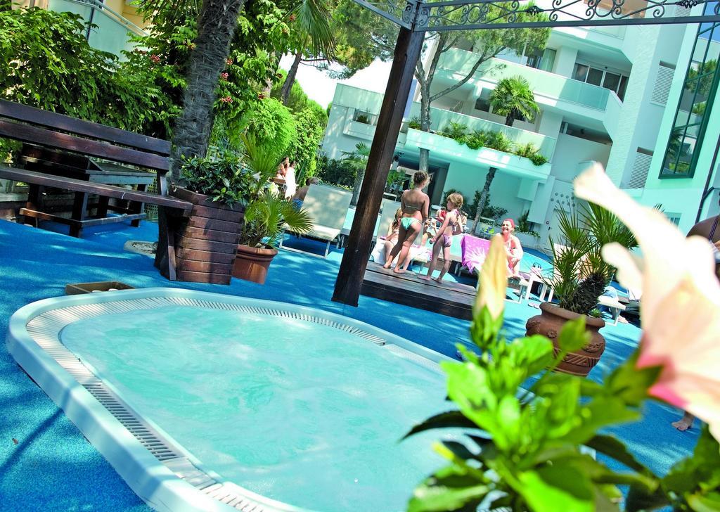 Hotel Sorriso Milano Marittima Exterior photo