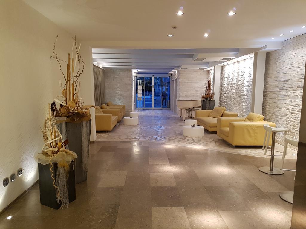 Hotel Sorriso Milano Marittima Exterior photo