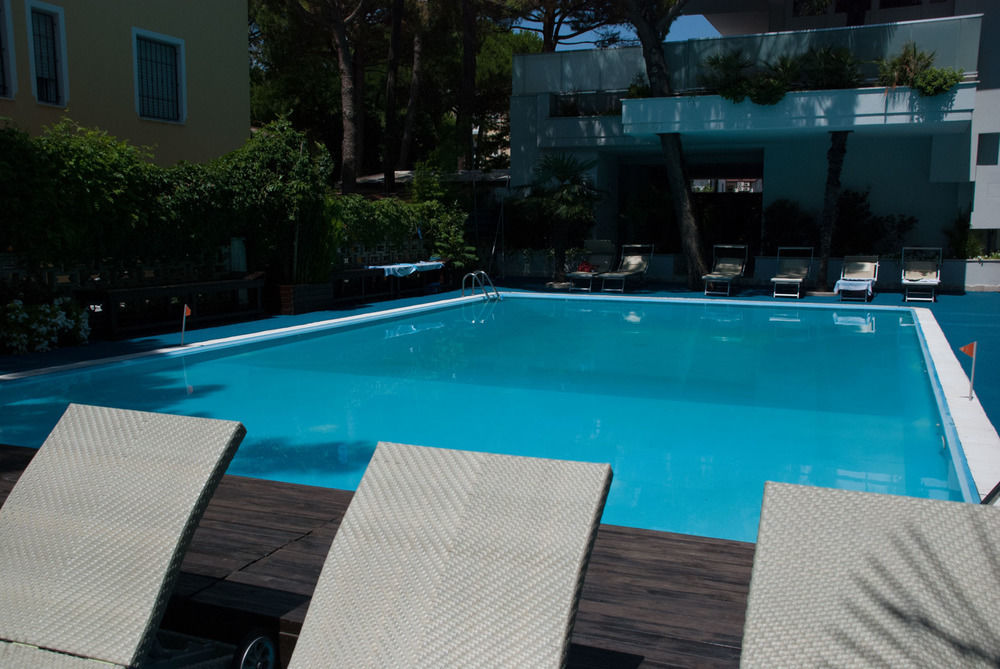 Hotel Sorriso Milano Marittima Exterior photo