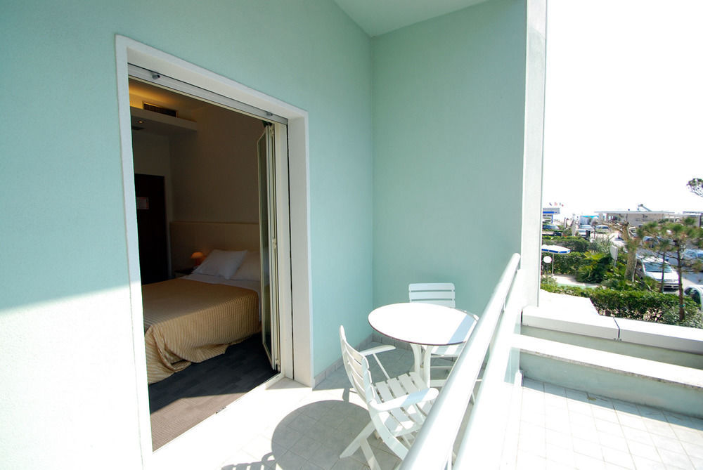 Hotel Sorriso Milano Marittima Exterior photo